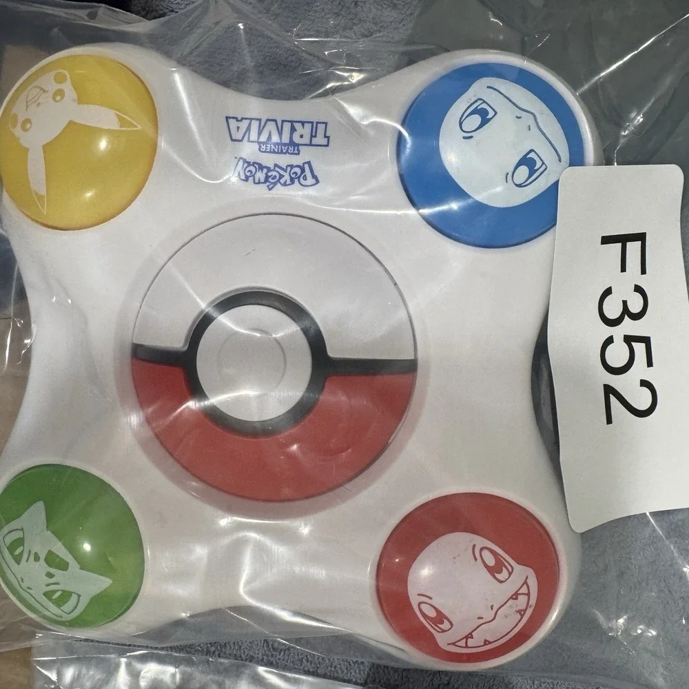 Pokemon Trainer Trivia Electronic Game 2021 Pikachu‎ Charmander Squirtle White